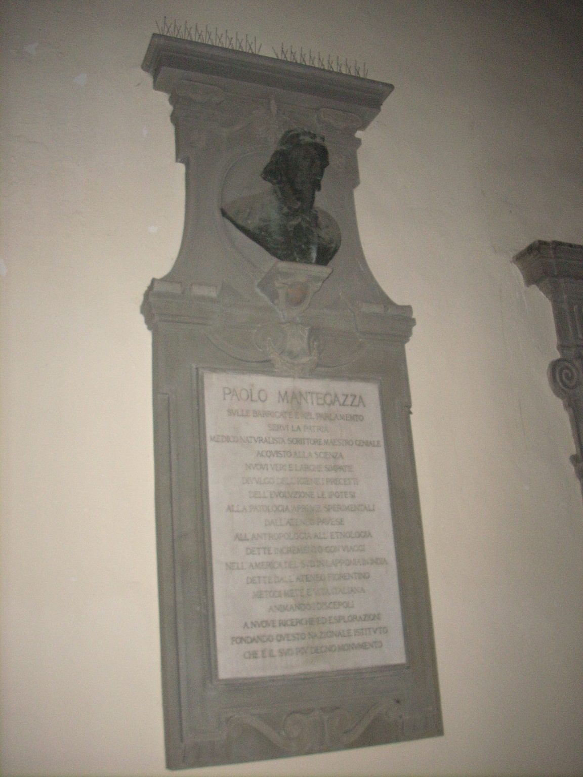 Paolo Mantegazza's monument, Florence, Italy (1).JPG